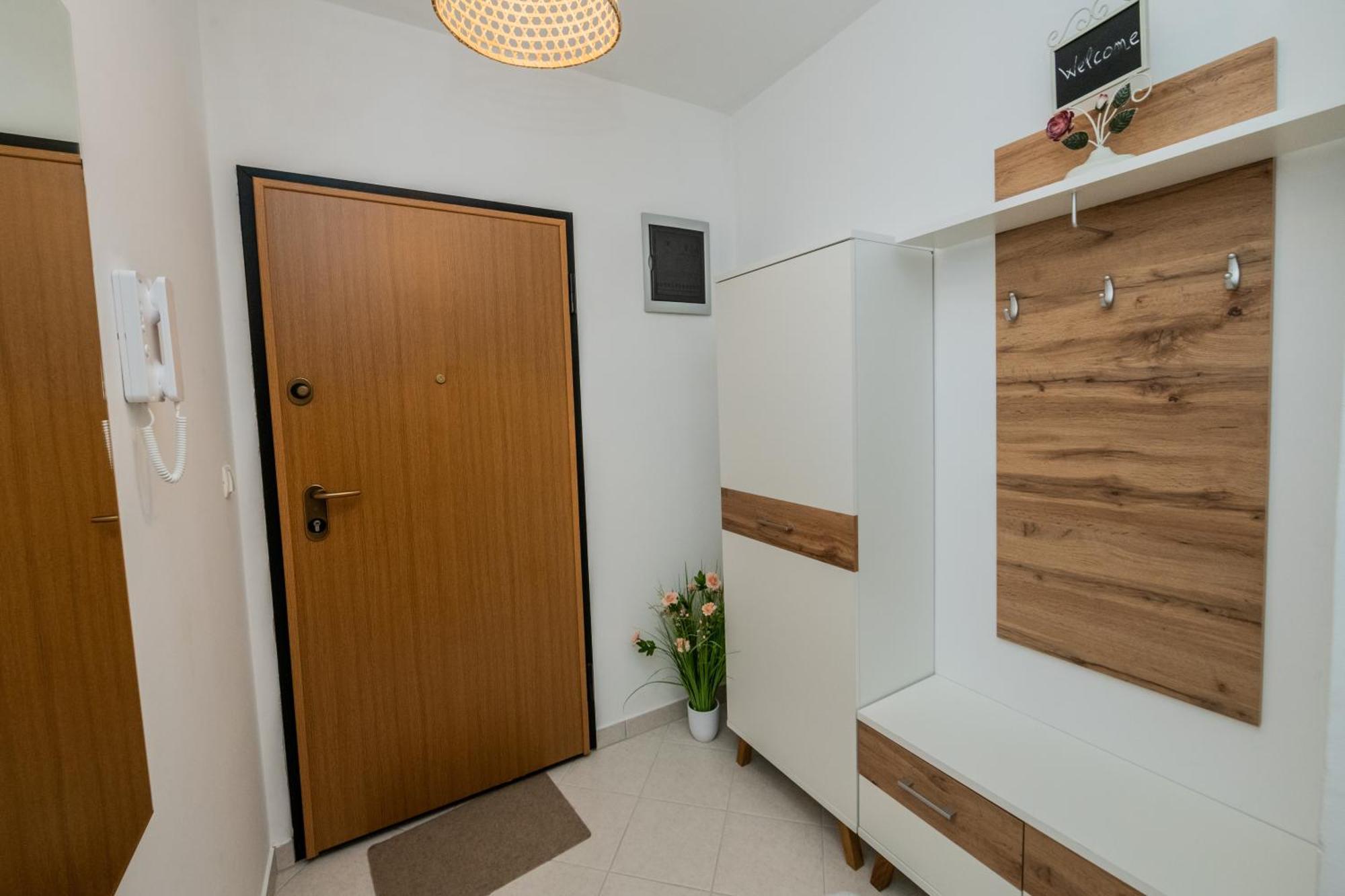 Sun Island Apartment Trogir Exteriör bild
